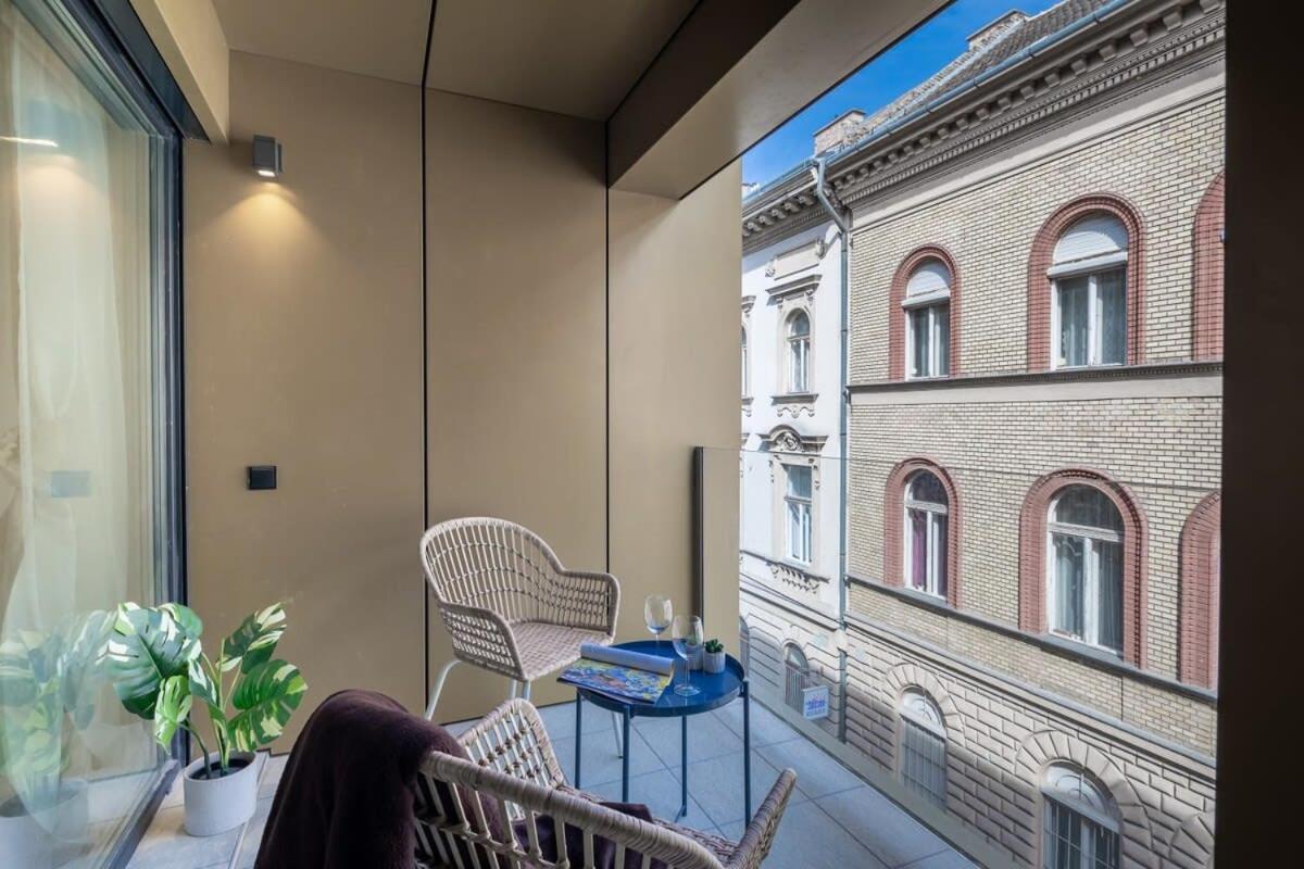 Modern Apt In Authentic Central Area — Fotók 2
